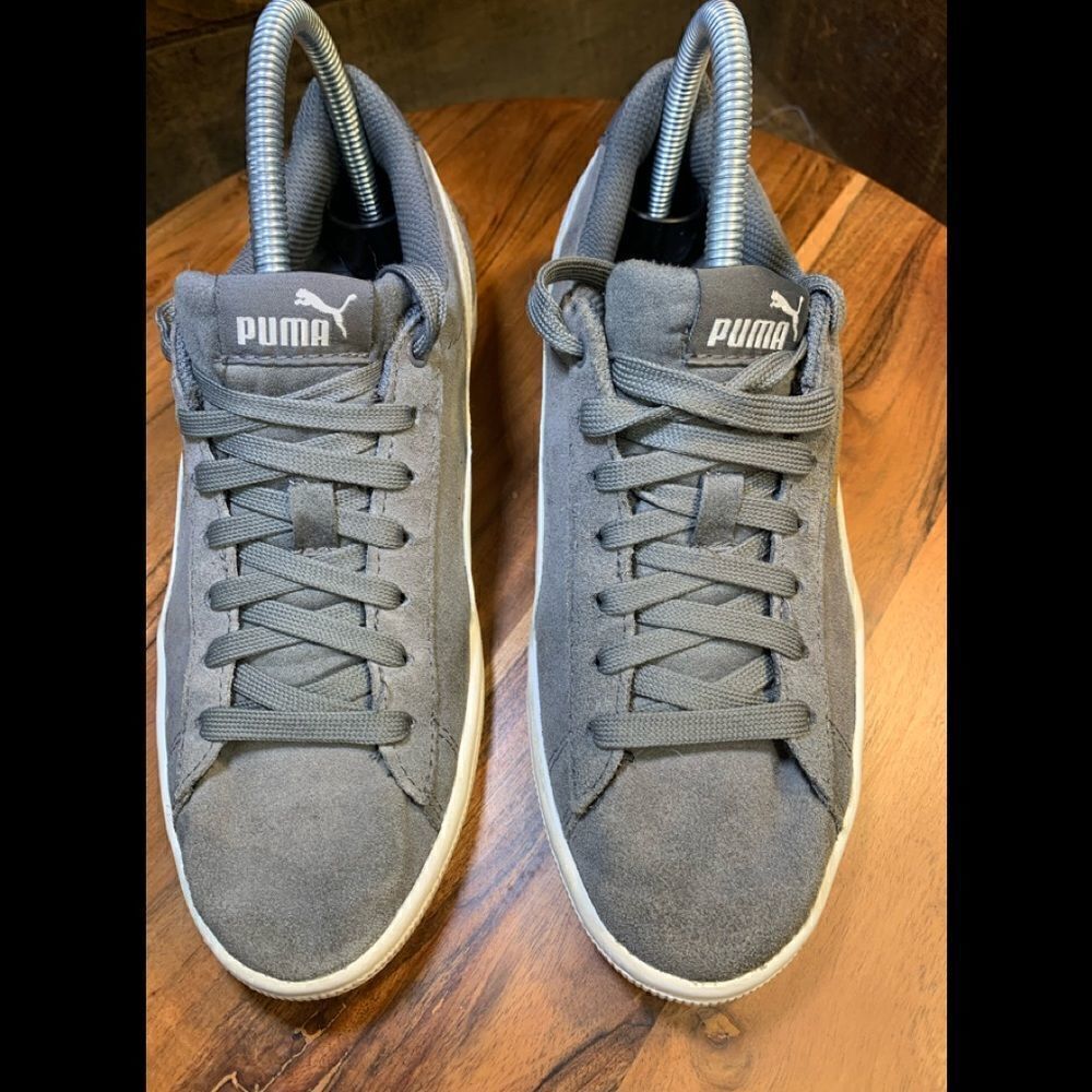 Puma ladies sneakers.  Inv 5041a